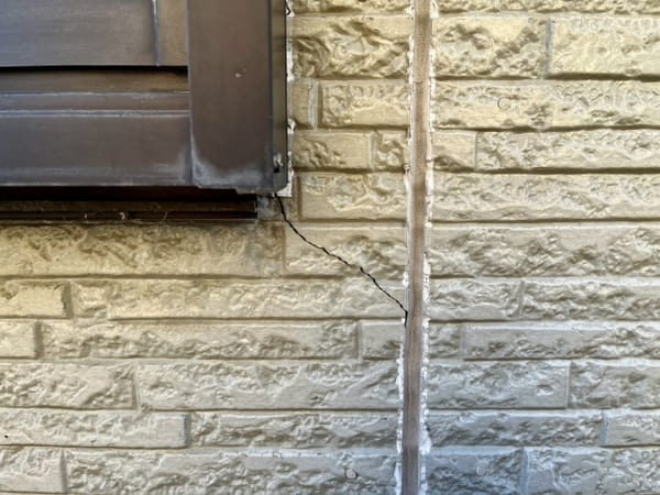 神奈川県横浜市_外壁塗装_ひび割れ