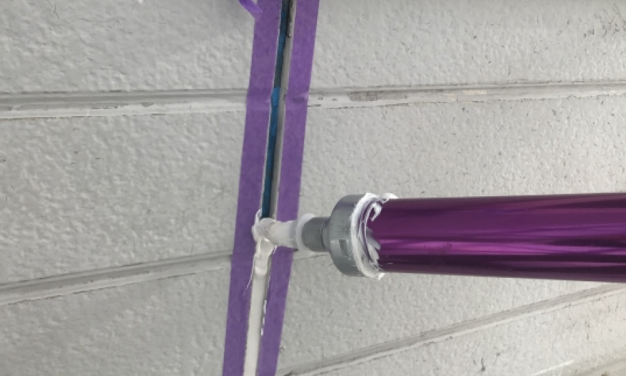 シーリング打設の様子