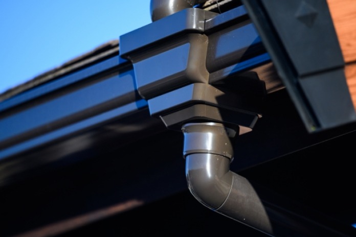 塩化ビニール樹脂製の雨どい