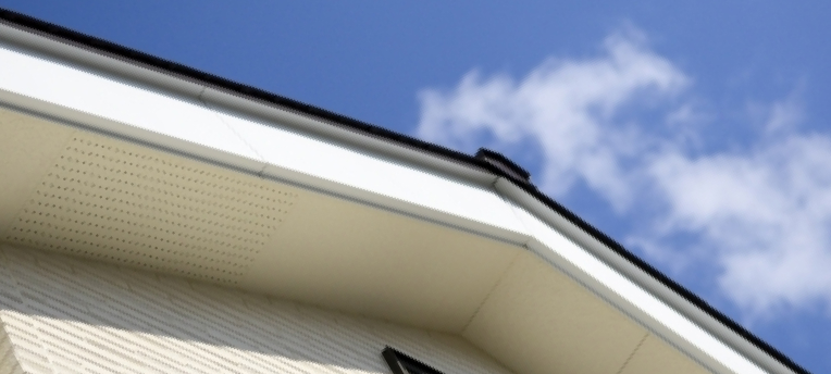 外壁と屋根の取り合い部分