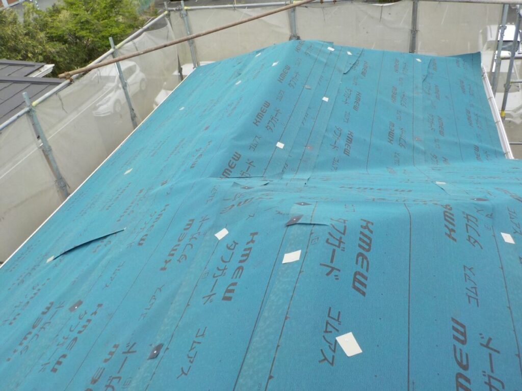 神奈川県横須賀-屋根カバー工法-施工中１