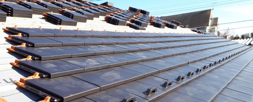 葺き替え工事中の屋根