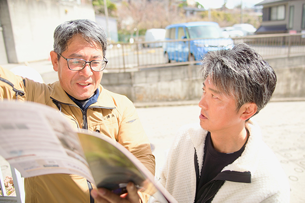 お客様へご説明する様子