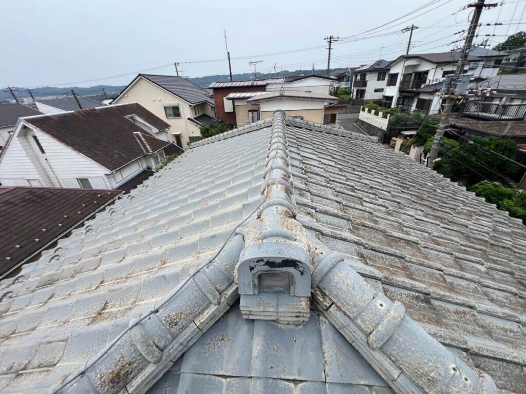 横浜市金沢区Y邸ー屋根葺き替え工事ー瓦〜シルキーG2ブラックー施工前2